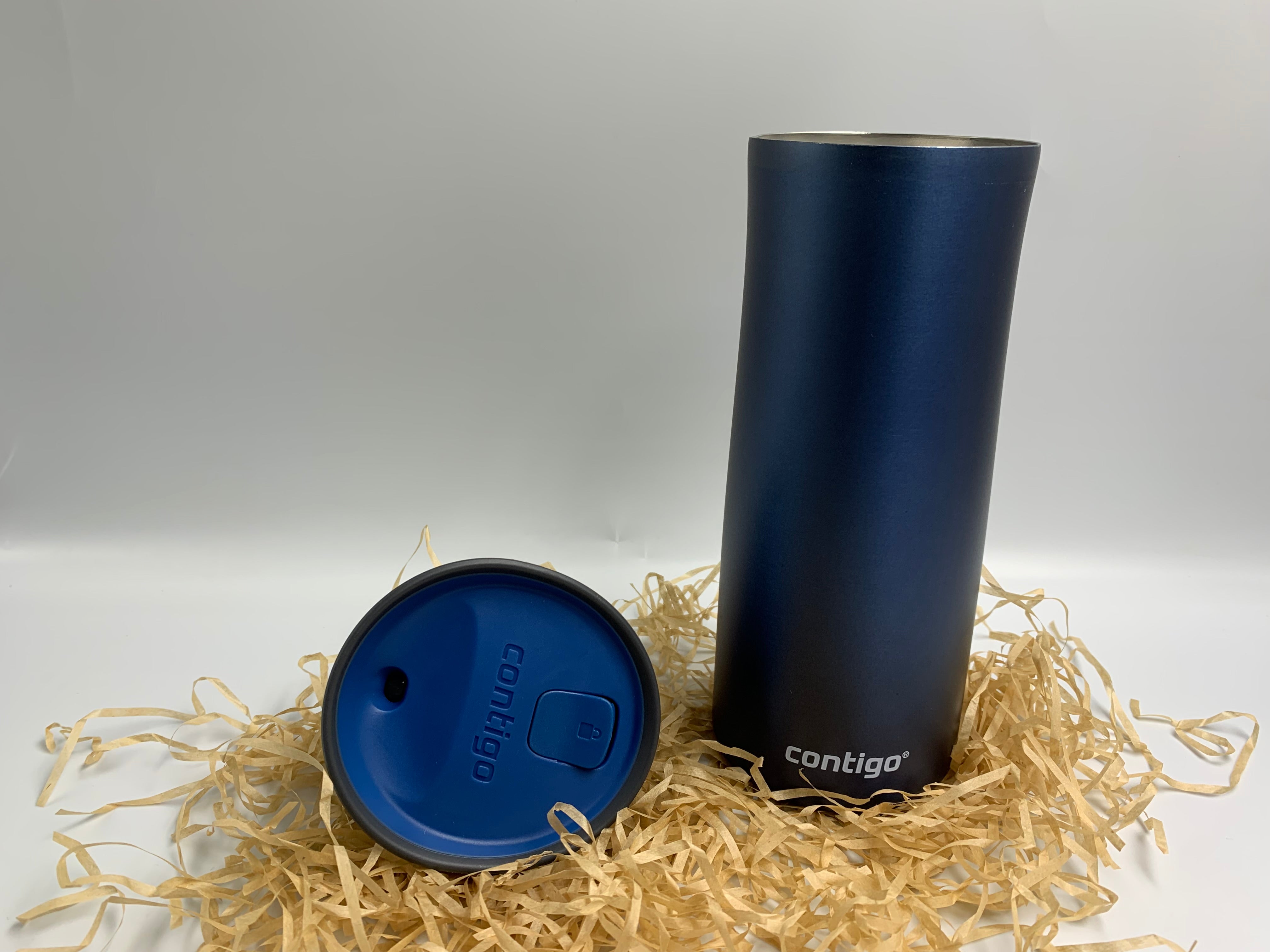 Personalisierte Die Autoseal West Loop Personalisiere Isolierflasche ist der ideale Begleiter für den modernen Vielreisenden. Wenn Sie mit Ihrem Fahrzeug reisen, sollten Sie den Contigo-Reisebecher bei sich haben.